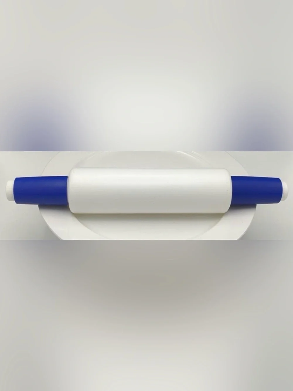 Tupperware White Rolling Pin with Blue Grips